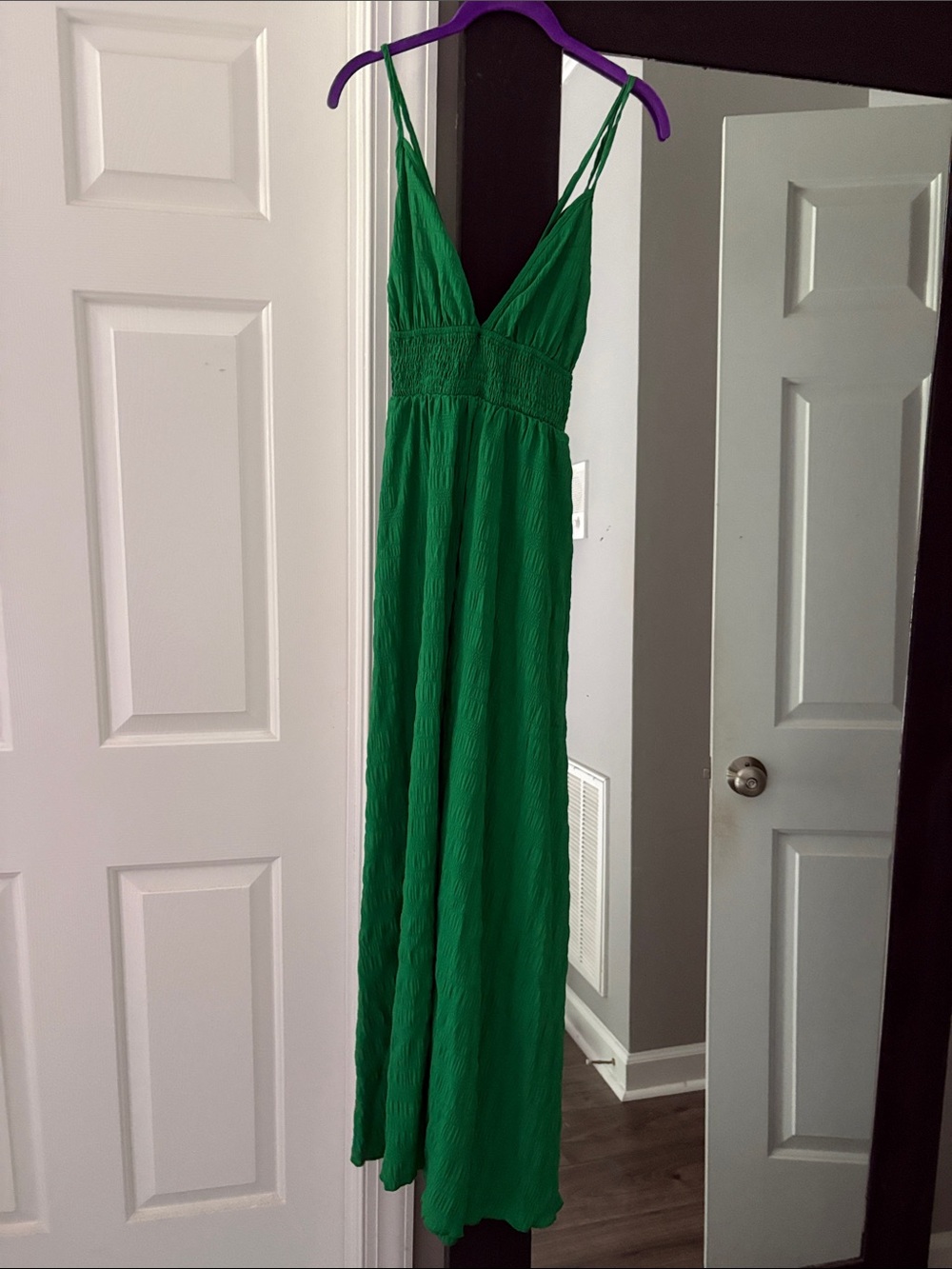Green V-Neck Maxi Dress with Smocked Waist nwot